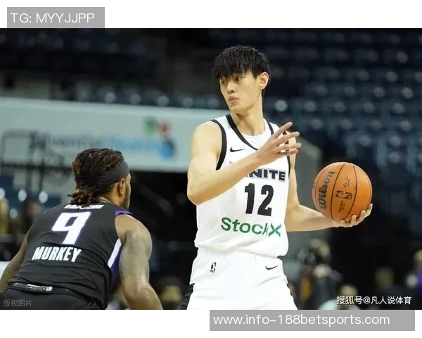 篮网17人轮换大胜40分曾凡博首秀机会依然渺茫